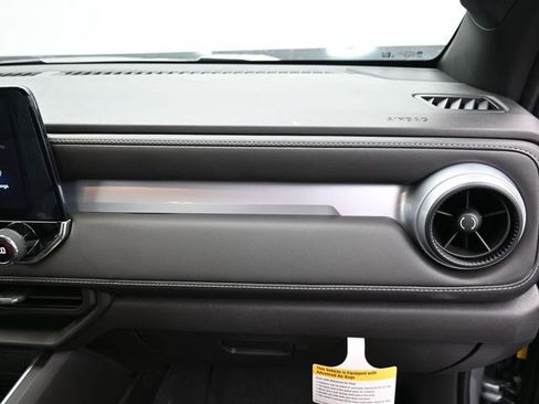 New 2025 Chevrolet Colorado LT w/ LT Convenience Package image 30