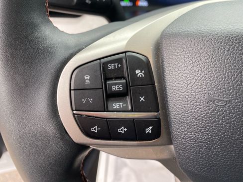 Used 2025 Ford Explorer Active w/ Active Comfort Package AWD/4WD image 20