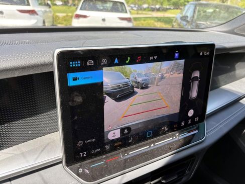 Used 2025 Volkswagen Tiguan SE R-Line image 20