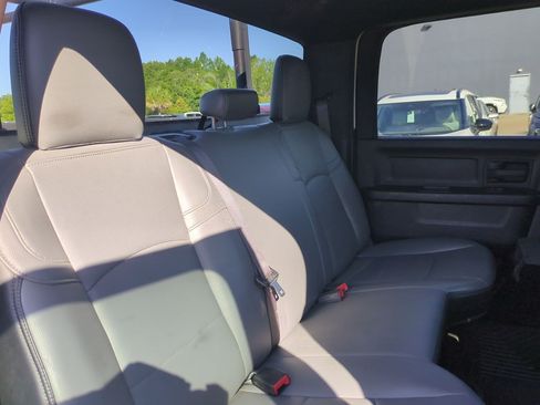 Used 2022 RAM 2500 Tradesman w/ Chrome Appearance Group AWD/4WD image 37