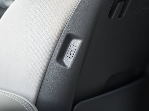 New 2026 Hyundai Santa Fe SE image 32