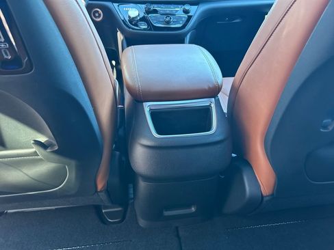 New 2026 Chrysler Pacifica Pinnacle image 25
