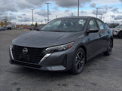 New 2025 Nissan Sentra SV image 2