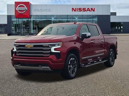 Used 2024 Chevrolet Silverado 1500 High Country w/ Technology Package AWD/4WD image 3