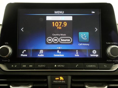 Used 2025 Nissan Altima 2.5 SV FWD image 17