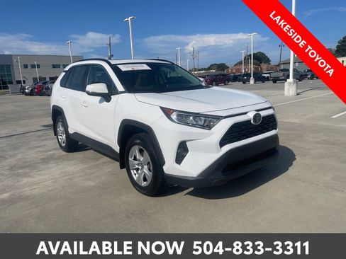 Used 2020 Toyota RAV4 XLE w/ Convenience Package FWD image 7