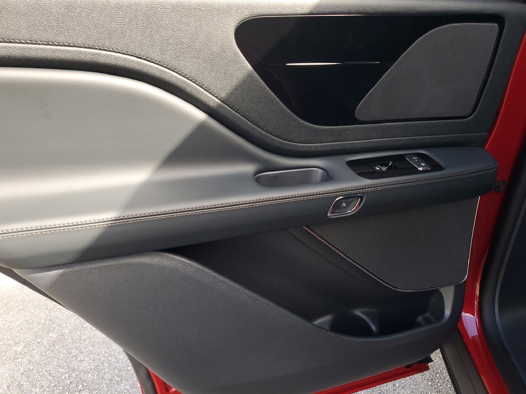 New 2025 Lincoln Aviator 2WD w/ Jet Appearance Package image 9
