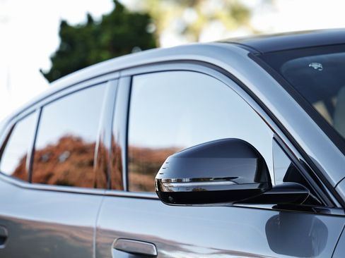 Certified 2025 BMW X2 xDrive28i w/ Technology Package image 3