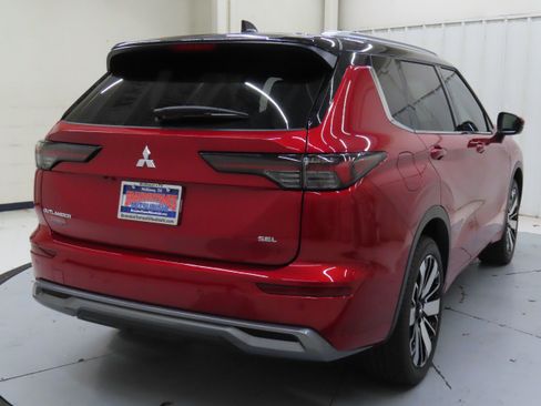 New 2025 Mitsubishi Outlander SEL image 3