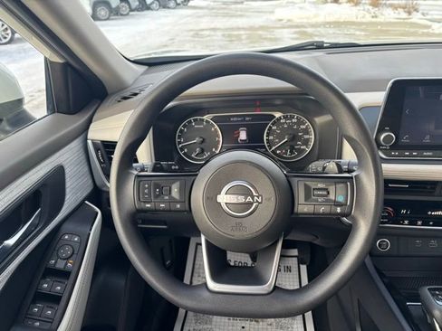 Used 2023 Nissan Rogue SV image 13