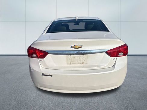 Used 2018 Chevrolet Impala LT FWD image 3
