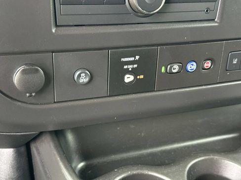 Used 2025 Chevrolet Express 3500 LT w/ LT Preferred Equipment Group RWD image 16
