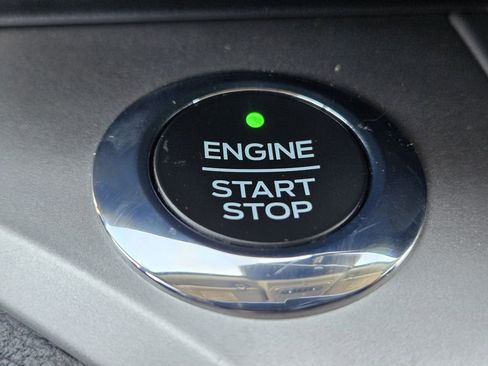 Used 2021 Ford Explorer XLT w/ Equipment Group 202A image 23