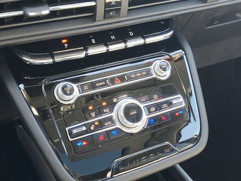 Certified 2021 Lincoln Corsair AWD w/ Premium Package image 18