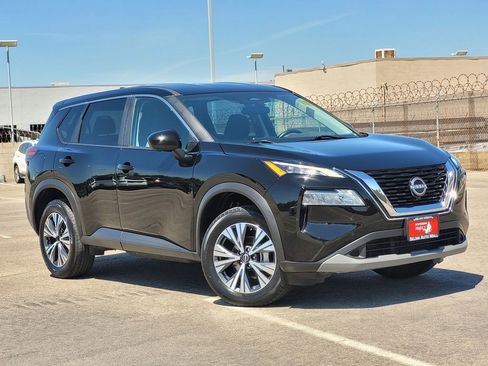 Used 2023 Nissan Rogue SV AWD/4WD image 2