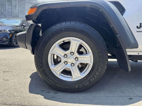 Used 2022 Jeep Wrangler Unlimited Sport AWD/4WD image 9