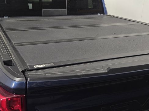 Used 2022 Chevrolet Silverado 1500 High Country w/ High Country Premium Package image 9