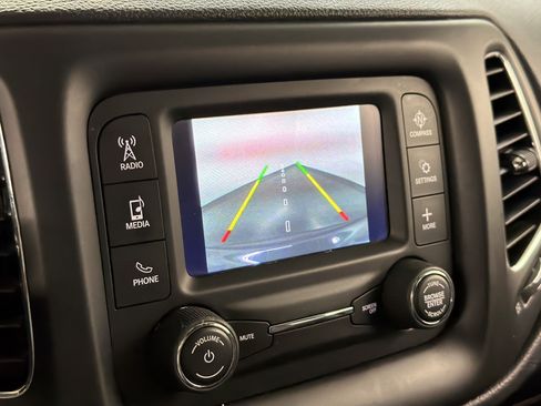 Used 2017 Jeep Compass Latitude w/ Safe & Security Group FWD image 23