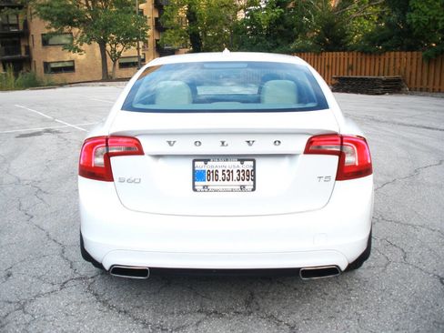 Used 2015 Volvo S60 T5 Premier image 8