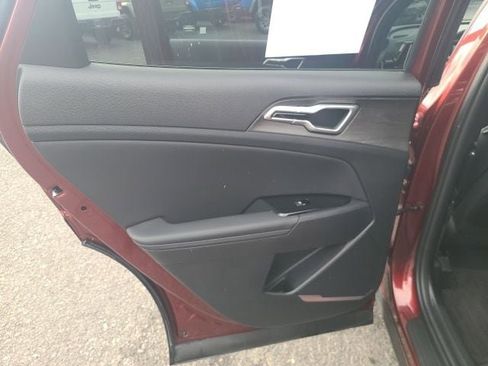 Used 2025 Kia Sportage X-Line w/ Premium Package image 19