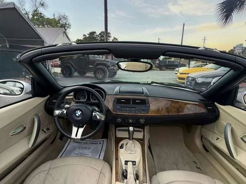 Used 2006 BMW Z4 3.0i RWD image 13