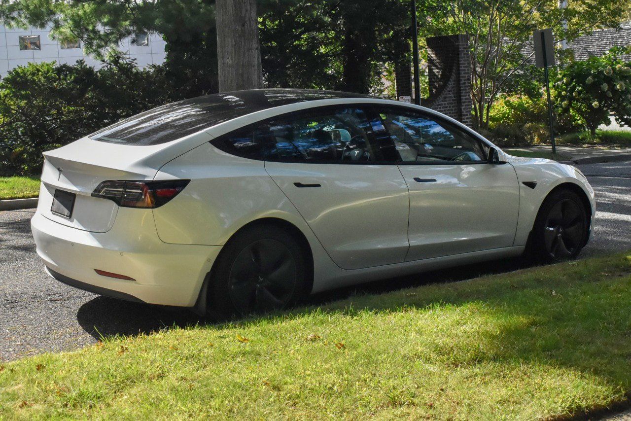 Used 2021 Tesla Model 3 Standard Range Plus RWD image 7