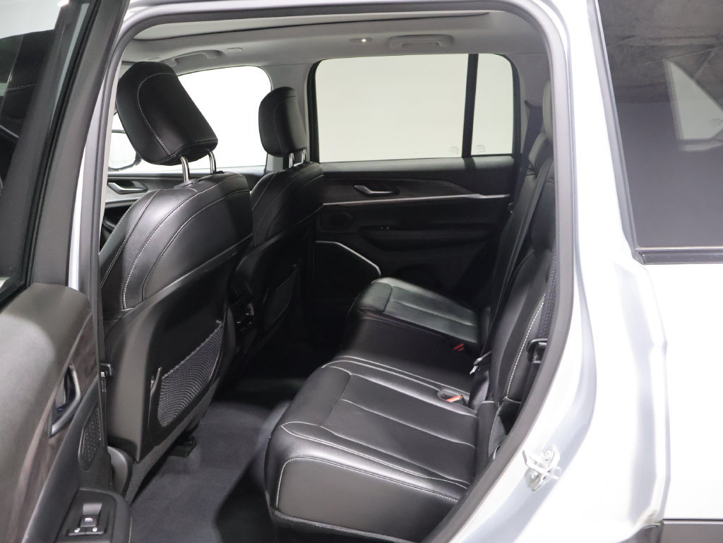 Used 2023 Jeep Grand Cherokee 4WD 4xe image 18