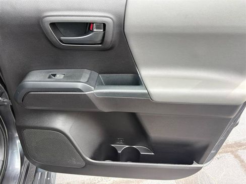 Used 2020 Toyota Tacoma SR AWD/4WD image 21