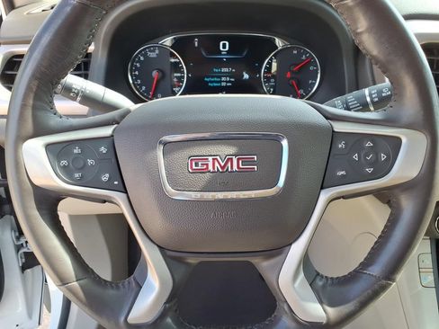 Used 2019 GMC Acadia Denali w/ Technology Package FWD image 20
