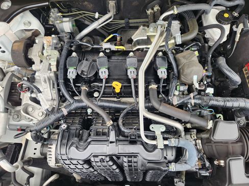 Used 2024 Nissan Altima 2.5 SR FWD image 32