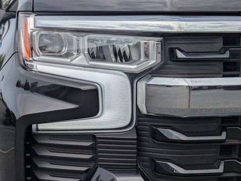 Used 2022 Chevrolet Silverado 1500 LT w/ Z71 Off-Road Package AWD/4WD image 9