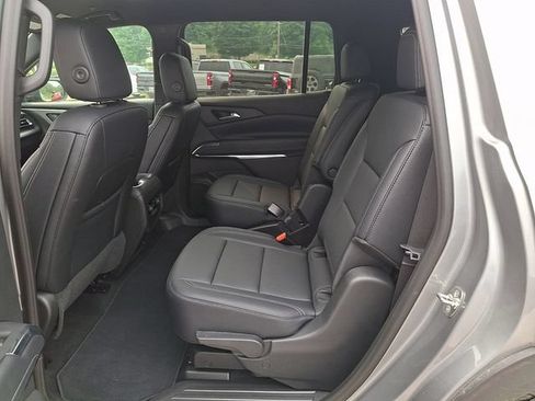 Used 2026 Chevrolet Traverse LT w/ Midnight/Sport Edition AWD/4WD image 18