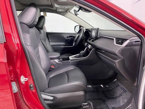 Certified 2022 Toyota RAV4 XLE Premium image 8
