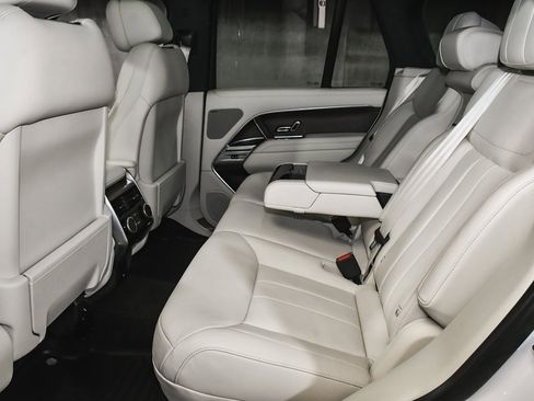 Used 2023 Land Rover Range Rover SE image 57