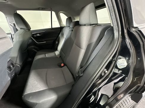 Used 2019 Toyota RAV4 XLE image 27