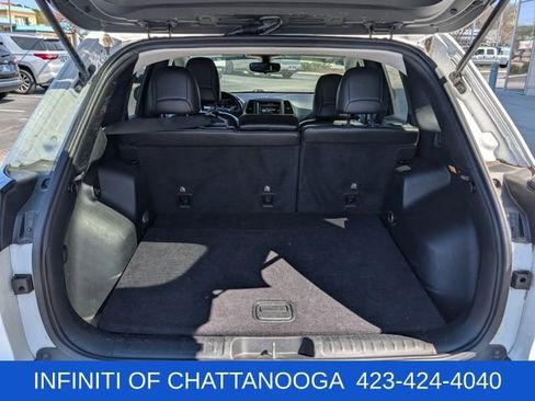 Used 2019 Jeep Cherokee Trailhawk AWD/4WD image 21