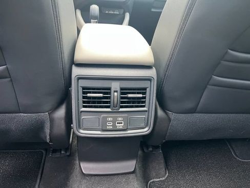 Used 2026 Subaru Forester Premium AWD/4WD image 18