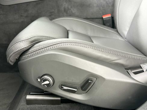 Certified 2025 Volvo XC60 T8 Ultra w/ Protection Package Premier image 15