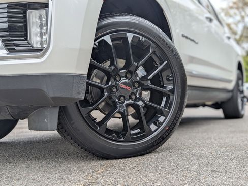 Used 2023 GMC Yukon XL Denali image 37