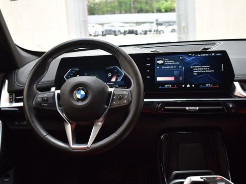 Used 2025 BMW X1 xDrive28i AWD/4WD image 23