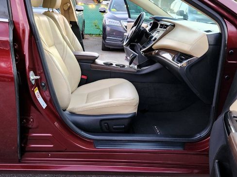 Used 2013 Toyota Avalon XLE Touring FWD image 43