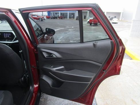 Certified 2024 Chevrolet Trax RS w/ Driver Confidence Package image 22