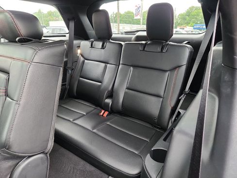 Certified 2022 Ford Explorer ST-Line w/ Class IV Trailer Tow Package image 12