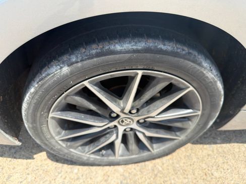 Used 2024 Toyota Camry SE FWD image 4