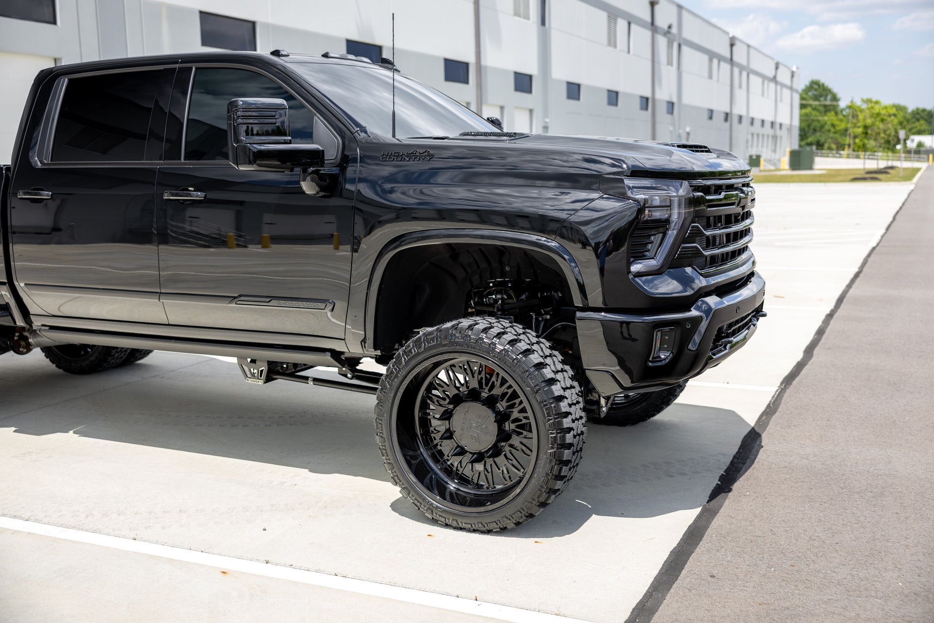 Used 2026 Chevrolet Silverado 3500 High Country w/ High Country Premium Package AWD/4WD image 12
