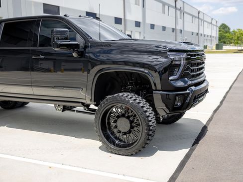Used 2026 Chevrolet Silverado 3500 High Country w/ High Country Premium Package AWD/4WD image 12