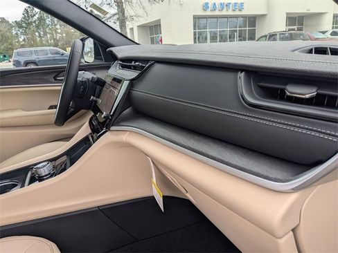 New 2026 Jeep Grand Cherokee Limited w/ Limited Altitude Package image 37