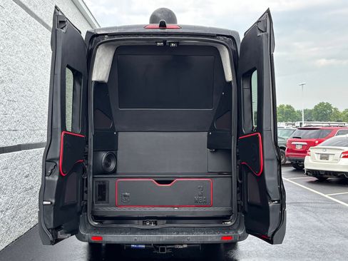 Used 2017 Ford Transit 350 XLT RWD image 10