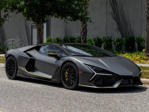 Used 2025 Lamborghini Revuelto AWD/4WD image 9