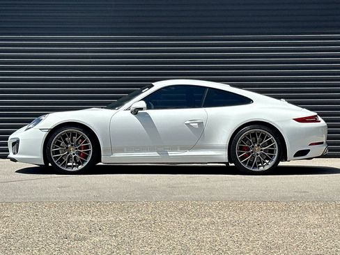 Used 2018 Porsche 911 Carrera S RWD image 2